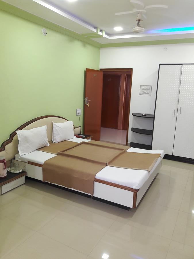Hotel Sahara Palace Bhuj Extérieur photo