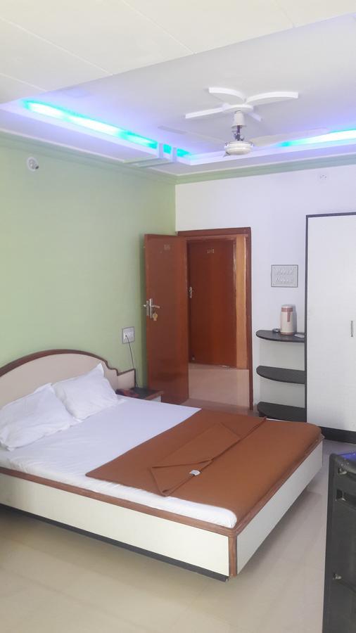 Hotel Sahara Palace Bhuj Extérieur photo